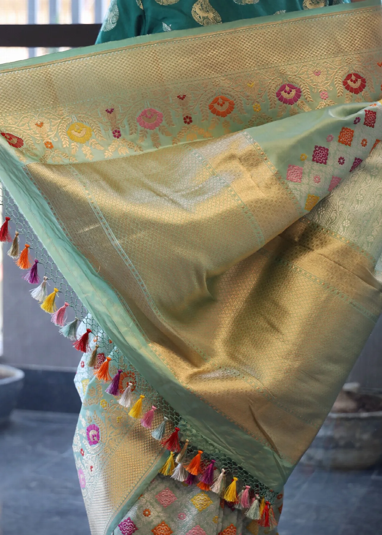 Blue Ektaara scalloped Kadhwa